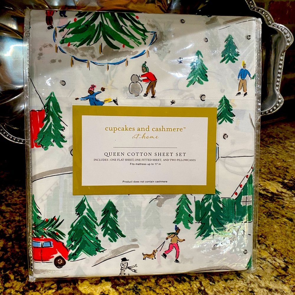 Cupcakes and Cashmere Winter Wonderland Cotton Sheets - Queen - Brand new!